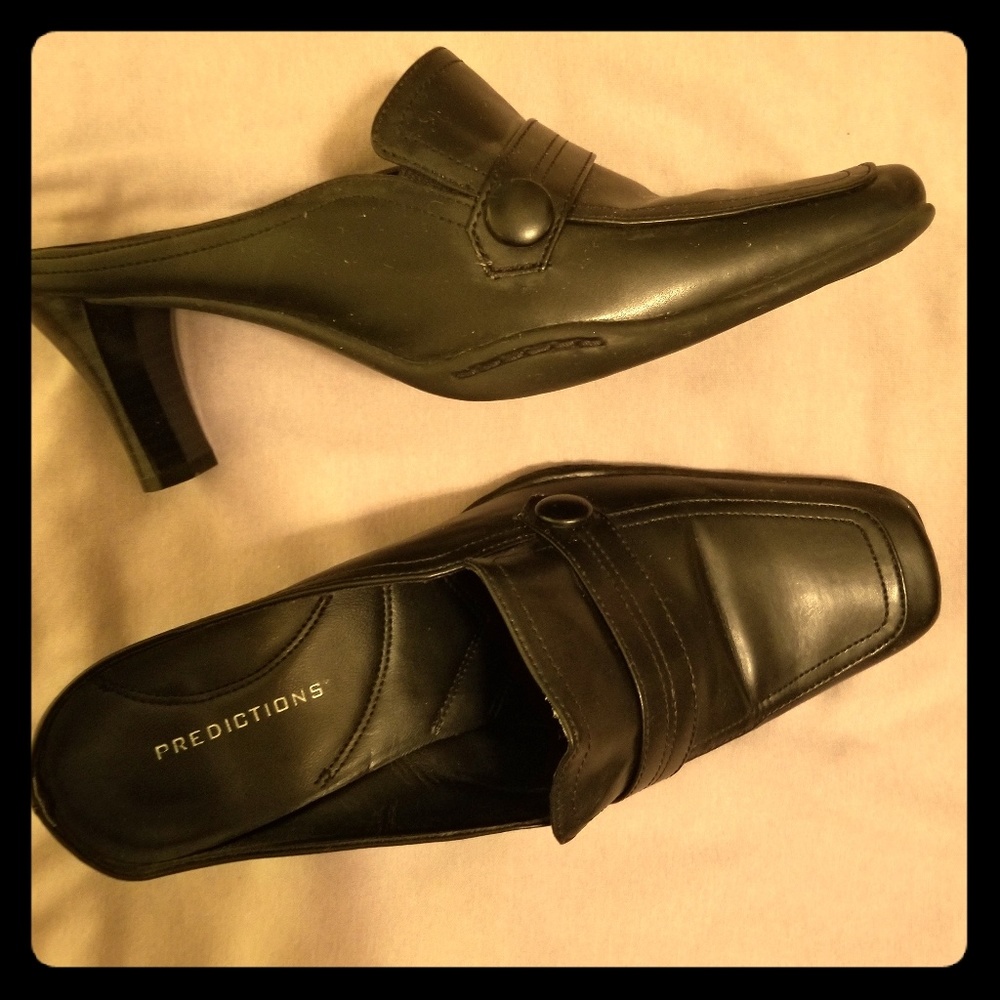 Pair shoes